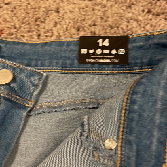 Fashion move plus size no muffin top shorts - Picture 2 of 4